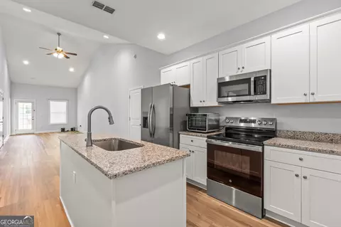 Kitchen - 118 Lenox Cir, Lagrange, GA 30241 photo 1 of 2