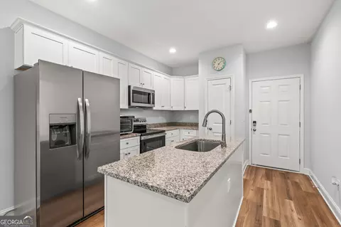 Kitchen - 118 Lenox Cir, Lagrange, GA 30241 photo 2 of 2