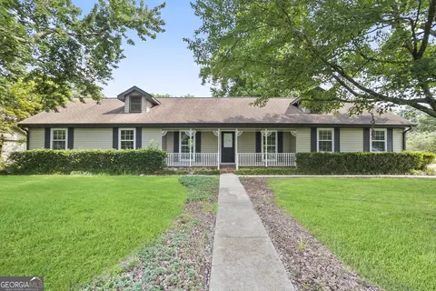 130 Foxfire Dr, Warner Robins, GA 31093