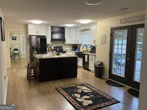 Kitchen - 582 West Rd, Williamson, GA 30292 photo 1 of 2