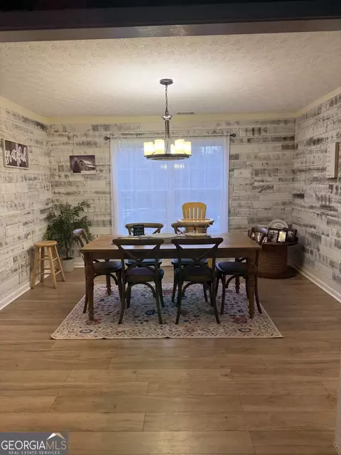 Dining - 582 West Rd, Williamson, GA 30292 photo 1 of 1