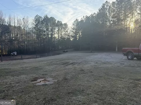 Exterior - 582 West Rd, Williamson, GA 30292 photo 7 of 13