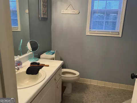 Bath - 582 West Rd, Williamson, GA 30292 photo 2 of 4