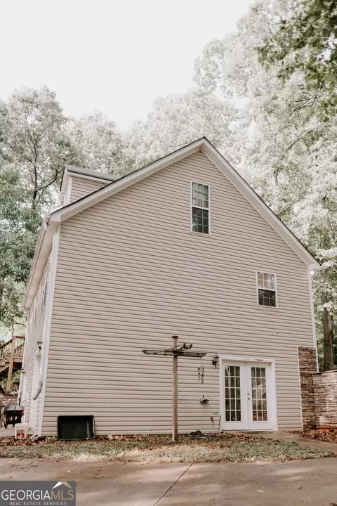 Exterior - 500 Lakeside Rd, Williamson, GA 30292 photo 6 of 8