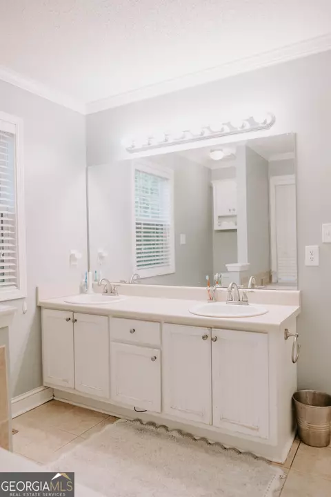 Bath - 500 Lakeside Rd, Williamson, GA 30292 photo 5 of 7