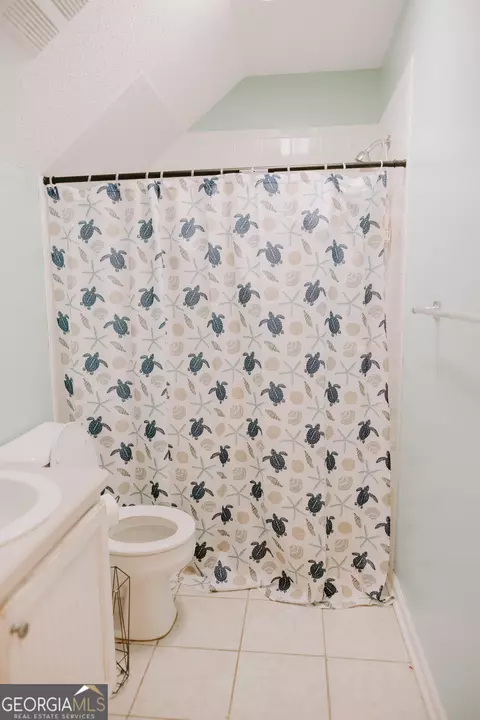 Bath - 500 Lakeside Rd, Williamson, GA 30292 photo 6 of 7