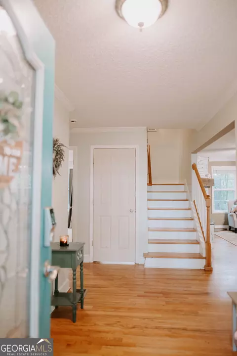 Entry Way - 500 Lakeside Rd, Williamson, GA 30292 photo 2 of 4