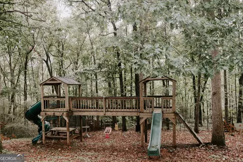 Exterior - 500 Lakeside Rd, Williamson, GA 30292 photo 5 of 8