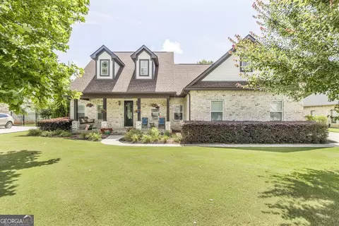 105 Waters Edge Ct, Kathleen, GA 31047