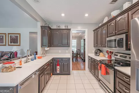 Kitchen - 307 Westminster Dr, Guyton, GA 31312 photo 2 of 4
