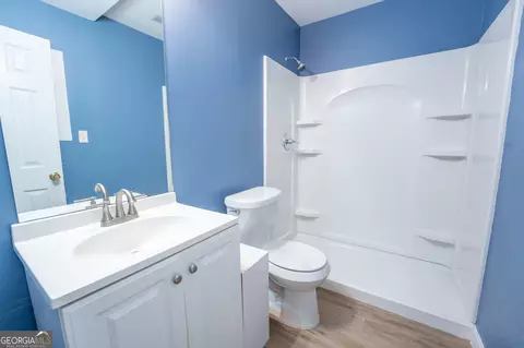 Bath - 46 Wall Street Way, Toccoa, GA 30577 photo 1 of 1