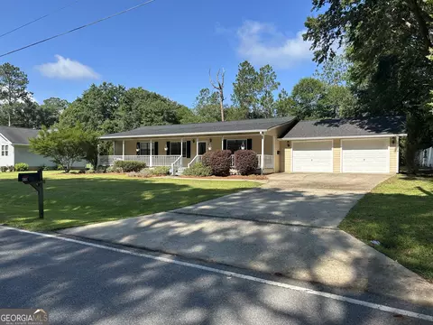 426 Pine Haven Dr, Eastman, GA 31023