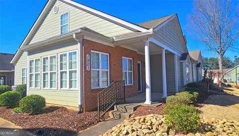 1901 Commonwealth Cir #1901, Newnan, GA 30263