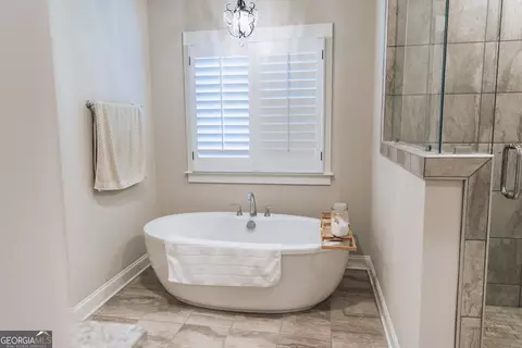 Bath - 160 Thrash Rd, Lagrange, GA 30241 photo 1 of 4