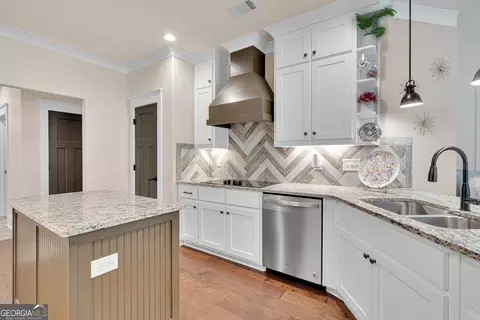 Kitchen - 35 Cornish Creek Ln, Covington, GA 30014 photo 3 of 5