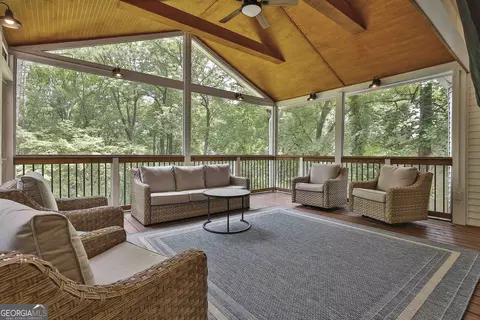 183 Indian Bend Dr, Lagrange, GA 30240 photo 2