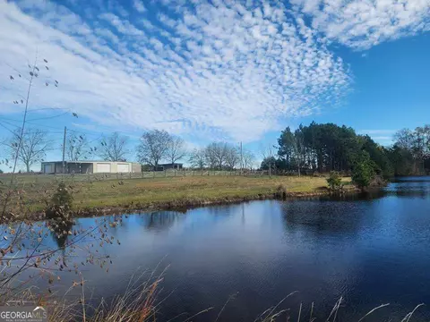 7641 Nails Ferry Rd, Baxley, GA 31513
