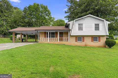 2135 Knighton Dr, College Park, GA 30349