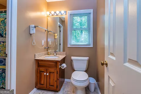 Bath - 226 Linda Ln, Lagrange, GA 30240 photo 5 of 6