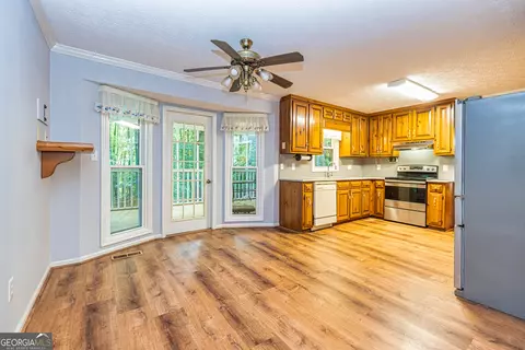 Kitchen - 226 Linda Ln, Lagrange, GA 30240 photo 4 of 4