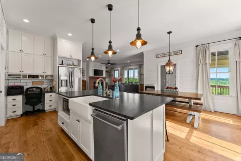 Kitchen - 429 Hubert Harris Rd, Cornelia, GA 30531 photo 5 of 6