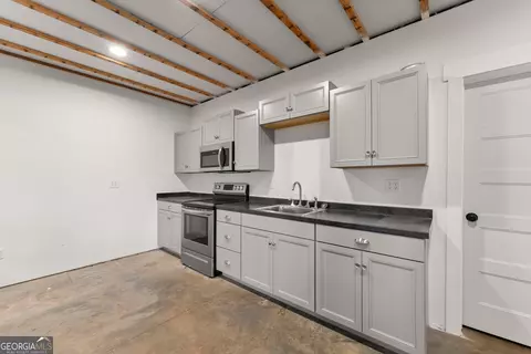 Kitchen - 429 Hubert Harris Rd, Cornelia, GA 30531 photo 6 of 6