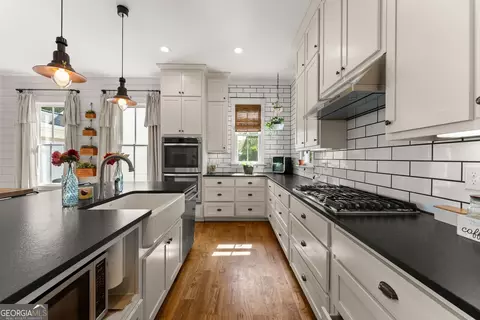 Kitchen - 429 Hubert Harris Rd, Cornelia, GA 30531 photo 4 of 6
