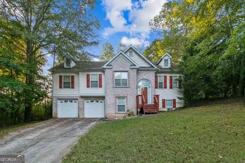 9444 Lakeview Ct, Douglasville, GA 30135