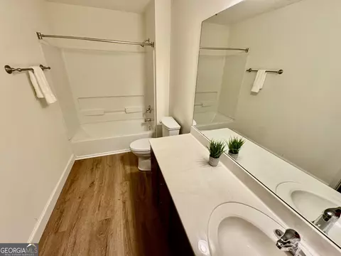 Bath - 174 Regency Cir, Pooler, GA 31322 photo 4 of 6