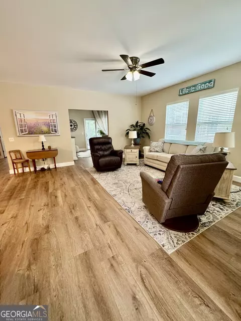 Living - 174 Regency Cir, Pooler, GA 31322 photo 1 of 4