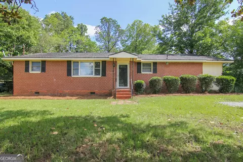 100 Wilson Dr, Centerville, GA 31028