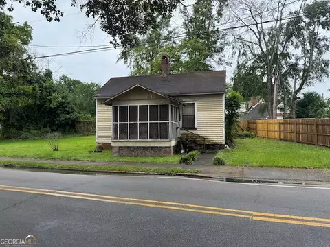 206 E Church St, Sandersville, GA 31082