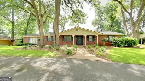 1402 Pineland Dr, Bainbridge, GA 39819