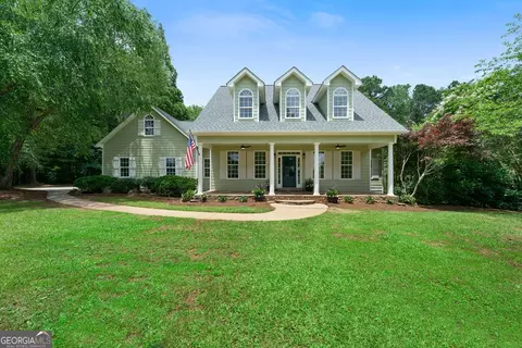 1217 Standing Rock Rd, Senoia, GA 30276