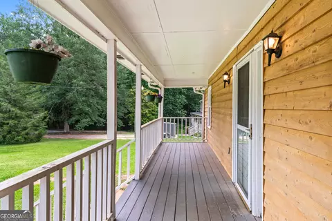 Exterior - 2000 Stacia Dr, Covington, GA 30016 photo 4 of 5