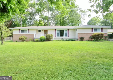 723 Fricks Ln, Rossville, GA 30741