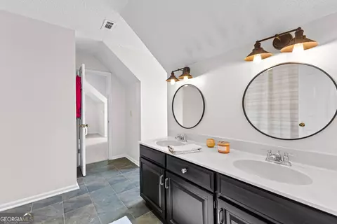 Bath - 100 Merrill Dr, Lagrange, GA 30241 photo 7 of 7