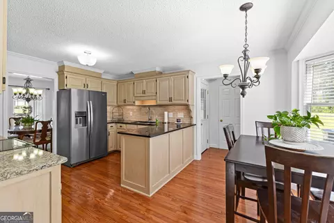 Kitchen - 100 Merrill Dr, Lagrange, GA 30241 photo 4 of 5