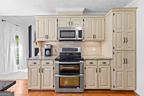 Kitchen - 100 Merrill Dr, Lagrange, GA 30241 photo 1 of 5