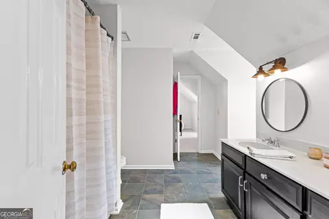 Bath - 100 Merrill Dr, Lagrange, GA 30241 photo 6 of 7
