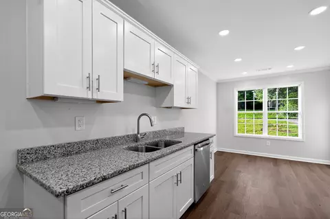 Kitchen - 1208 Pool Mill St, Lagrange, GA 30241 photo 1 of 2