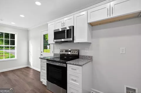 Kitchen - 1208 Pool Mill St, Lagrange, GA 30241 photo 2 of 2