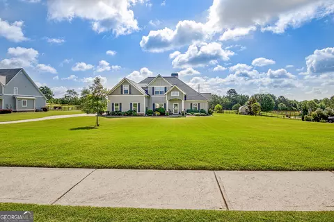 175 Rockhouse Rdg, Senoia, GA 30276