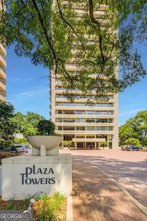 2575 Peachtree Rd NE #15F, Atlanta, GA 30305