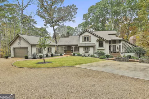 375 Darren Dr, Fayetteville, GA 30215