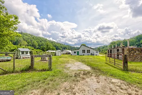 595 Jim Mccrackin Rd, Clayton, GA 30525