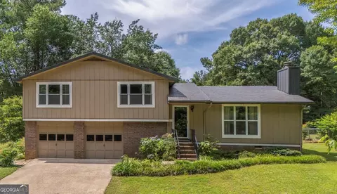 70 Plymouth Ln, Carrollton, GA 30117