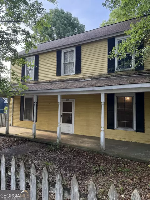 104 W Mauldin St, Walhalla, SC 29691