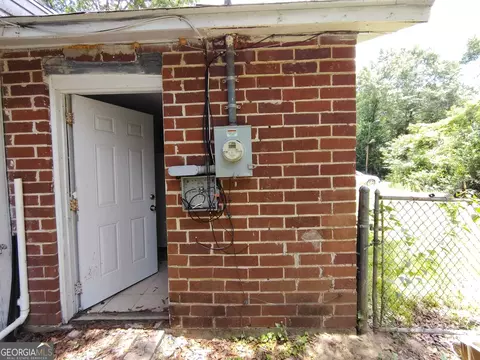 Exterior - 107 Roberts St, Warner Robins, GA 31093 photo 6 of 9