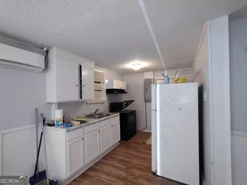 Kitchen - 107 Roberts St, Warner Robins, GA 31093 photo 2 of 2